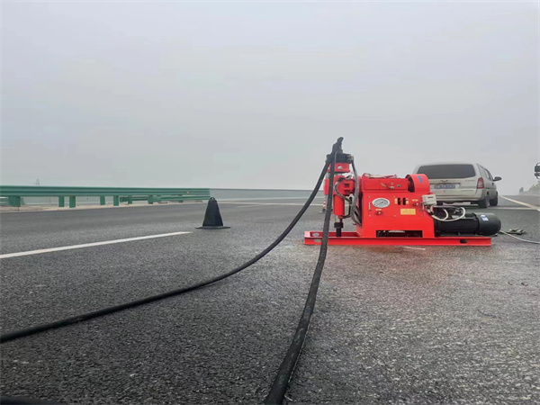 新绛马路路基路面开裂下沉注浆加固灌浆