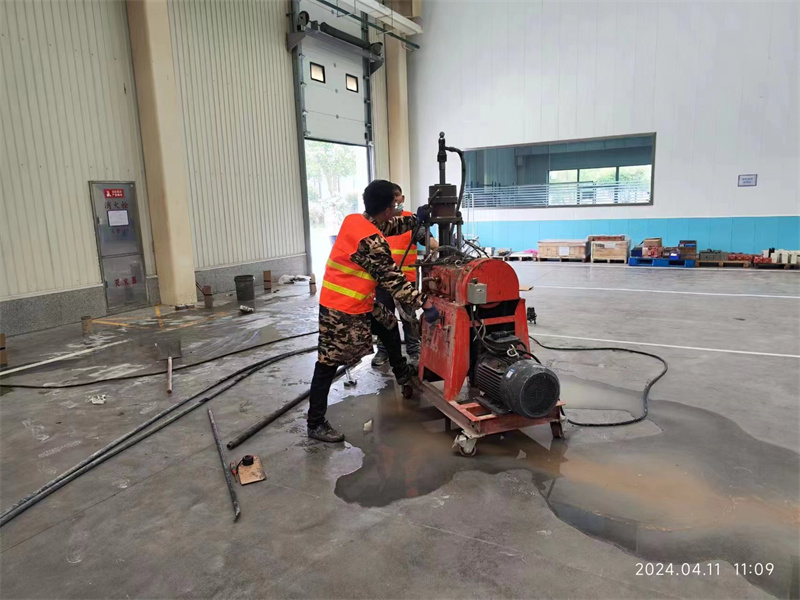 新绛厂房地面下沉塌陷注浆加固施工